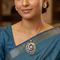Graceful flora inspired pendent