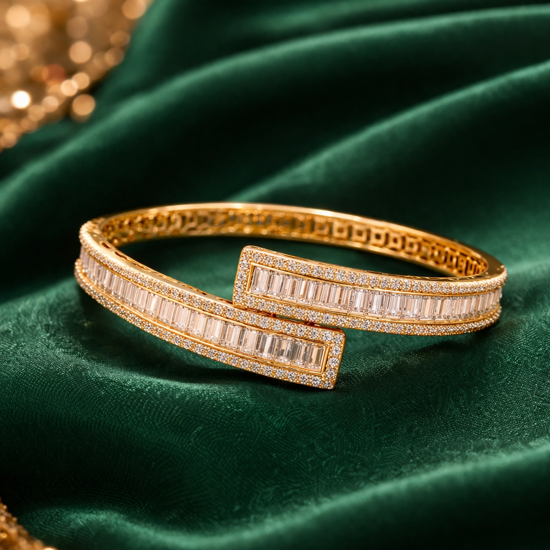 Royal Elegant Crystal Edge Bracelet